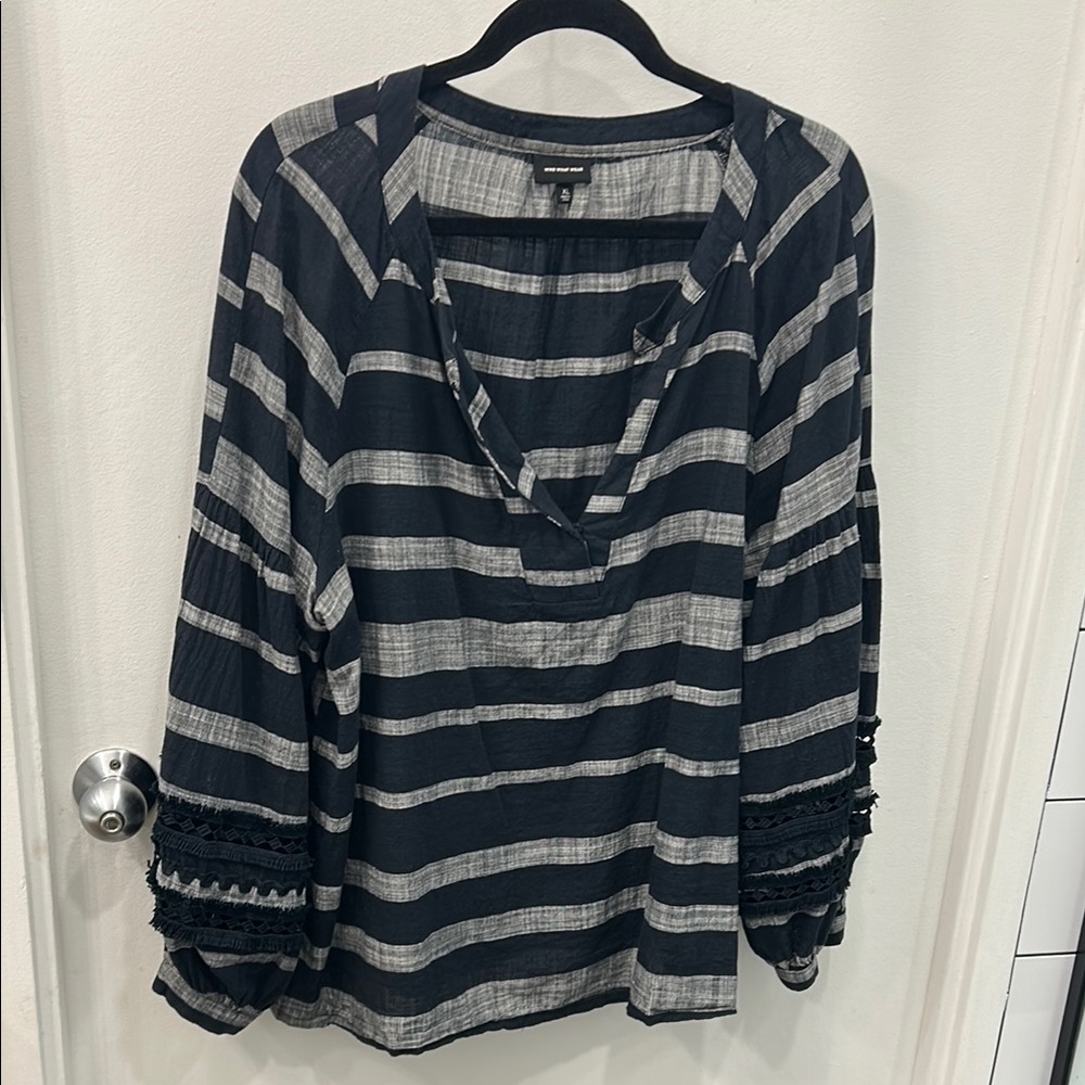 Who What Wear Blue and Gray Peasant Blouse w/balloon sleeves